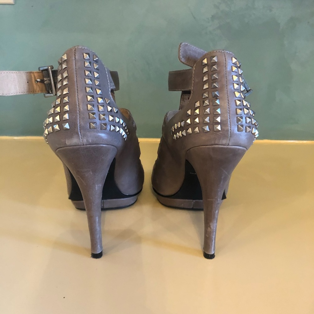 Open toe studded heels - Picture 3 of 6